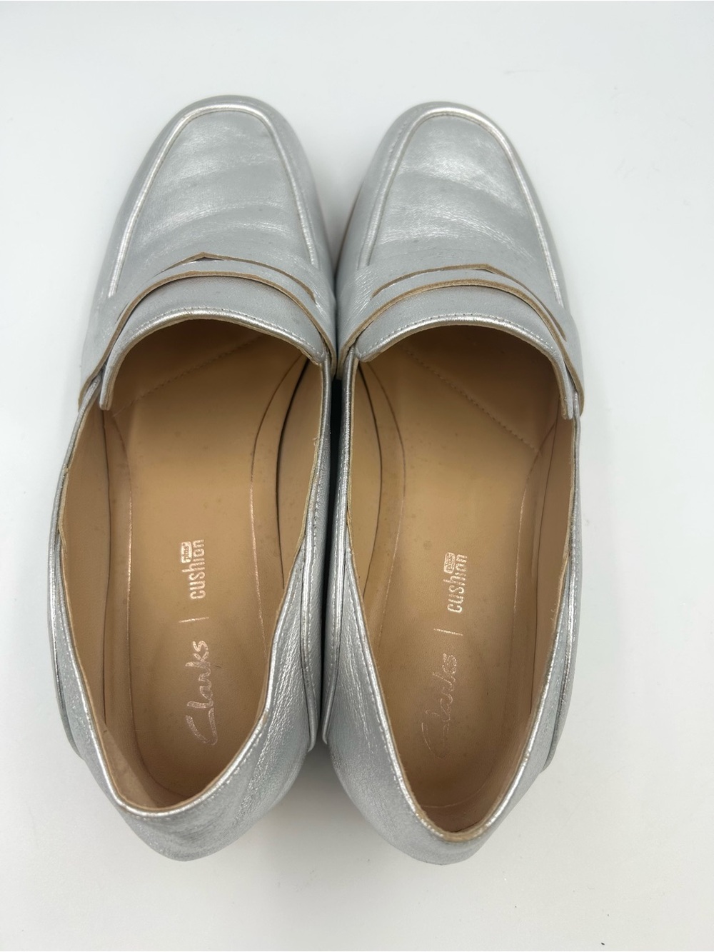 ⁠Clarks Silver Metallic Leather Cushion Plus Penny Loafers Size 7.5⁠ - Picture 4 of 14
